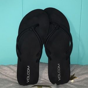 Black flip flops for kids